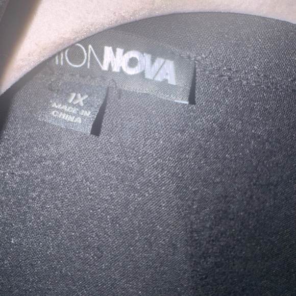 Button up - Picture 7 of 7